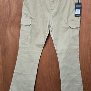 NWT True Religion size 32 women's Travertine Cargo Pants